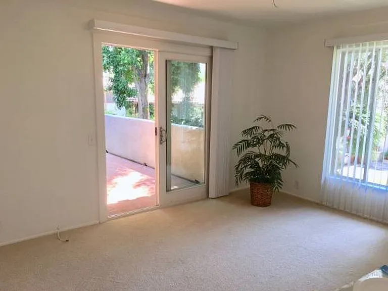 285 W California Blvd — Photo 7
