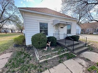 121 7th St, Dwight, KS 66849