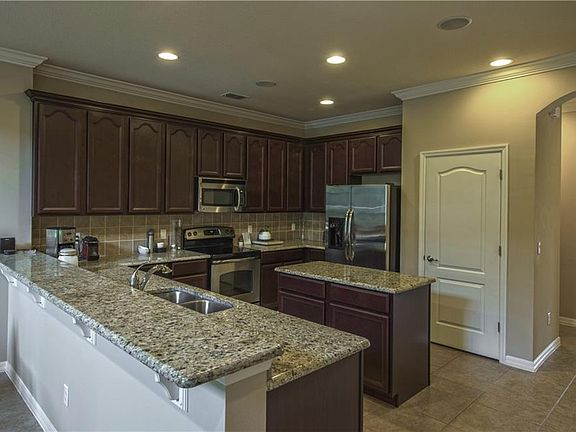 5th image of 5553 Siracusa Ln