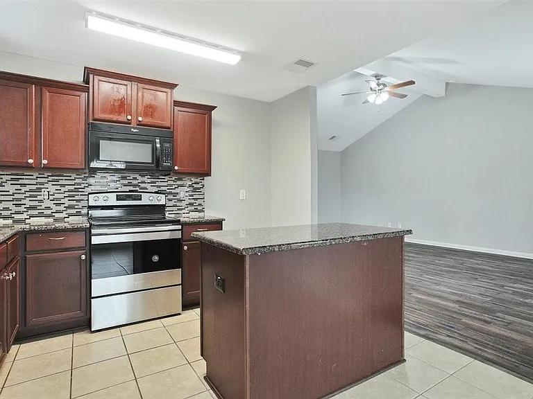 104 Indigo Brush Dr — Photo 21