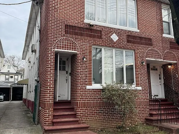 979 E 27th St, Brooklyn, NY 11210