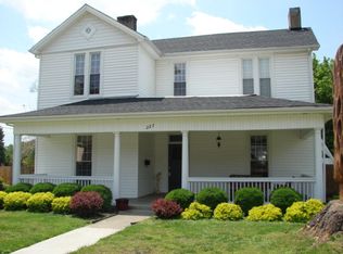 227 Main St, Irvine, KY 40336