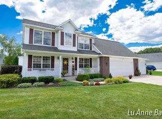 9155 Lady Lauren Dr NE, Rockford, MI 49341