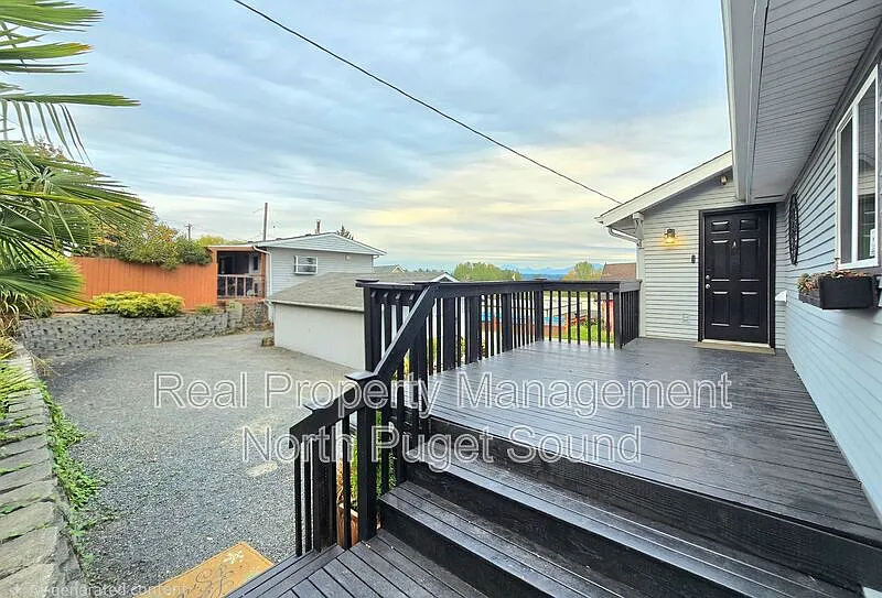 5305 S 3rd Ave — Photo 2