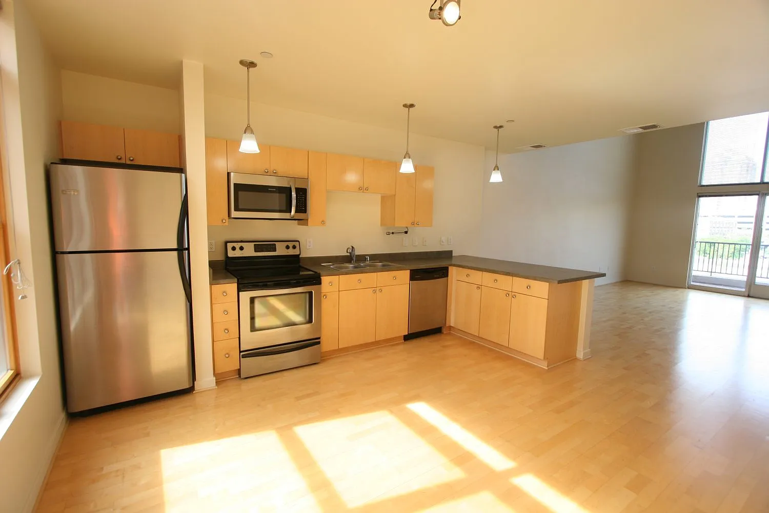 324 Broadway Blvd NE - 1 — Photo 3