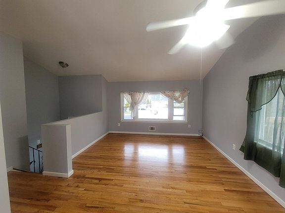 3rd image of 26 Raymond Ave