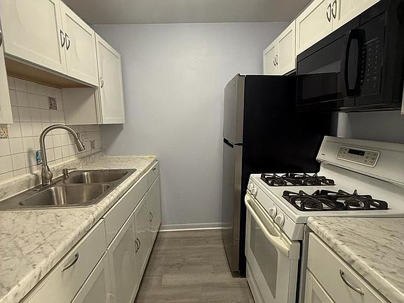 4th image of 1195 Meadow Ln APT 114