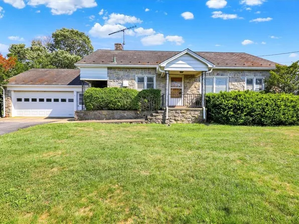 8893 Allentown Pike, Fleetwood, PA 19522