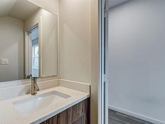 5th image of 3522 Contempo Dr