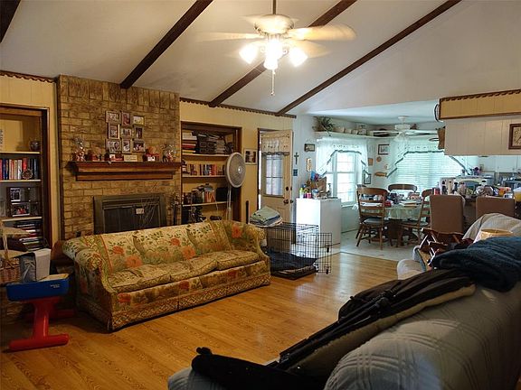3rd image of 5916 N Meadow Ct