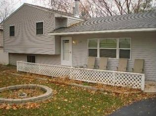 4505 E Wonder Lake Dr, Wonder Lake, IL 60097