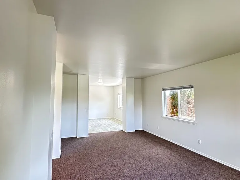 The Oaks Apartments — Photo 21