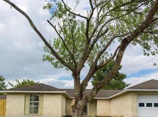 2706 Mayflower Landing Ct, Webster, TX 77598