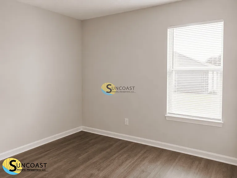 8054 Hastings St — Photo 8
