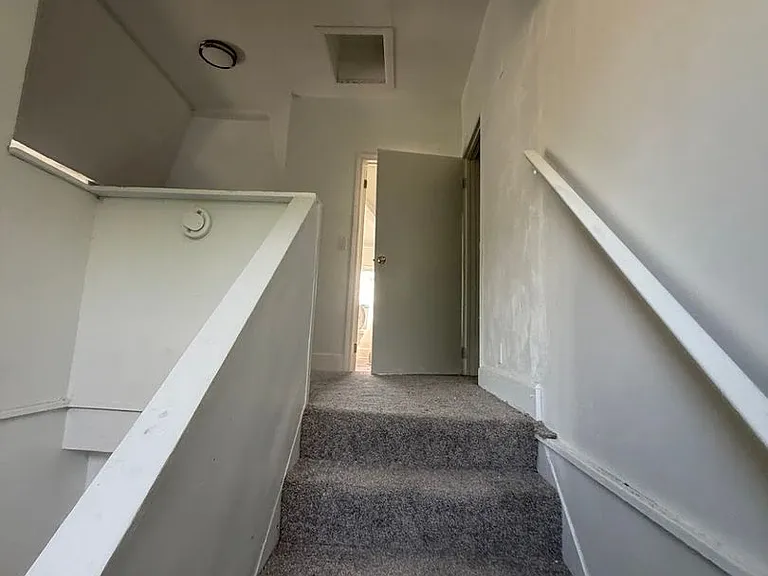 10748 Hull Ave — Photo 6