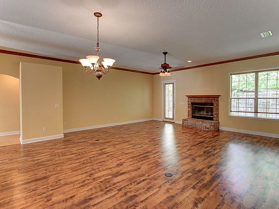 4th image of 5055 Eagle Point Dr