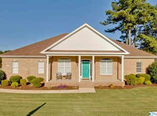 215 Pebblestone Dr, Huntsville, AL 35806
