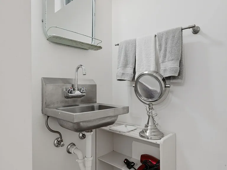 227 Carden Ave — Photo 66