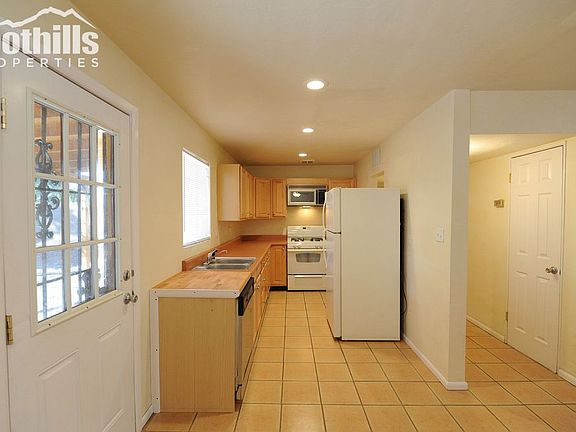 4th image of 5312 E Waverly St
