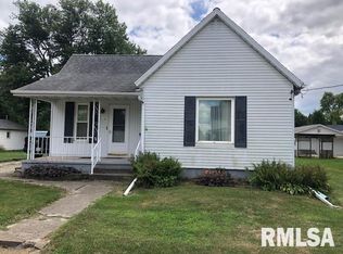834 E Chestnut St, Canton, IL 61520