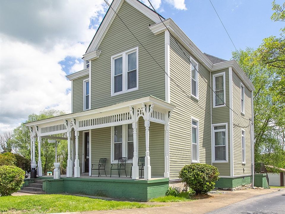 1st image of 1120 Pleasant St