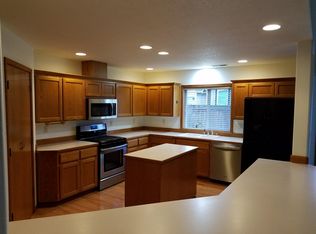 2374 NW Victoria Ct, McMinnville, OR 97128