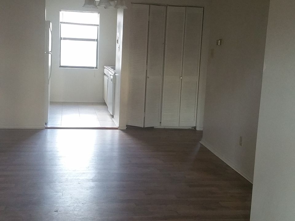 2nd image of 1608 Amour Dr