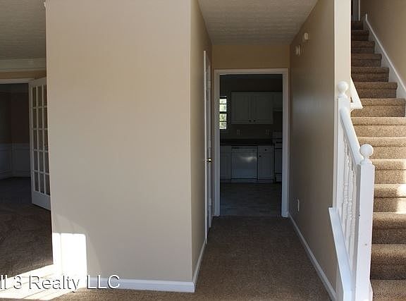 4th image of 535 Creekview Blvd