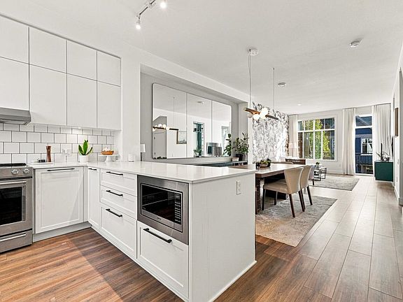 3rd image of 3529 Baycrest Ave #149