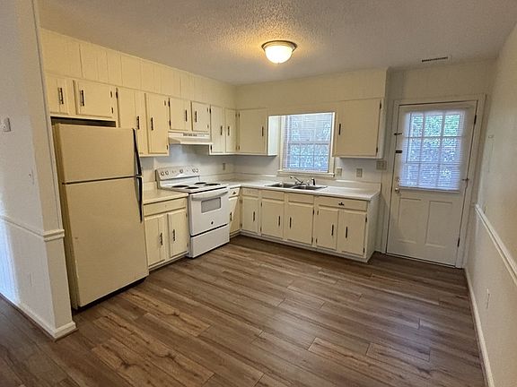 3rd image of 305 W Hill St #1
