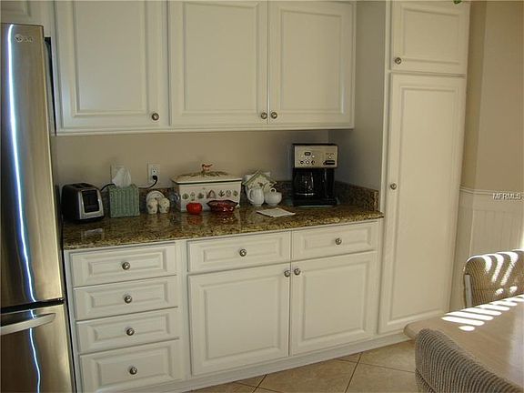 3rd image of 3465 Fairfield St