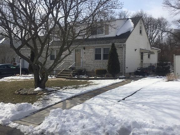 2nd image of 25 Lois Ave
