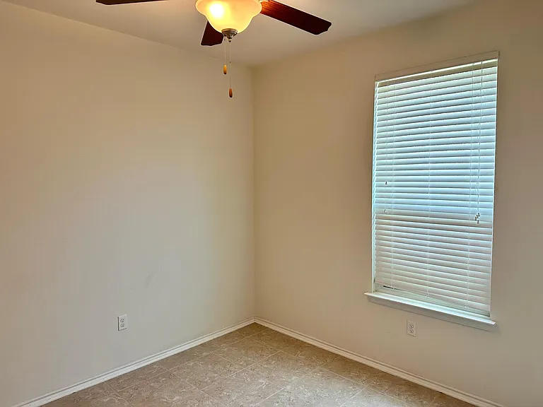 413 Hunters Hill Dr — Photo 17