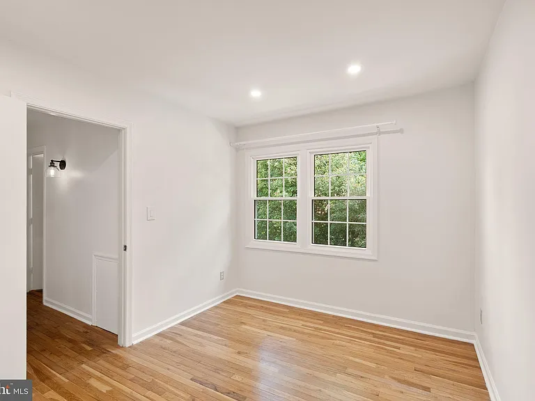 8330 Wickham Rd — Photo 32
