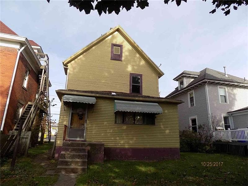 2nd image of 1216 E Washington St