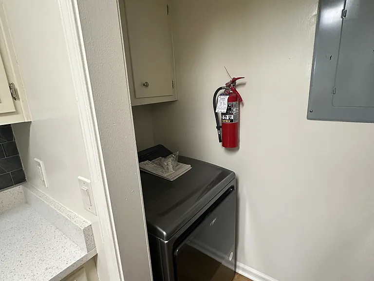 2905 Burch Ave #8 — Photo 11