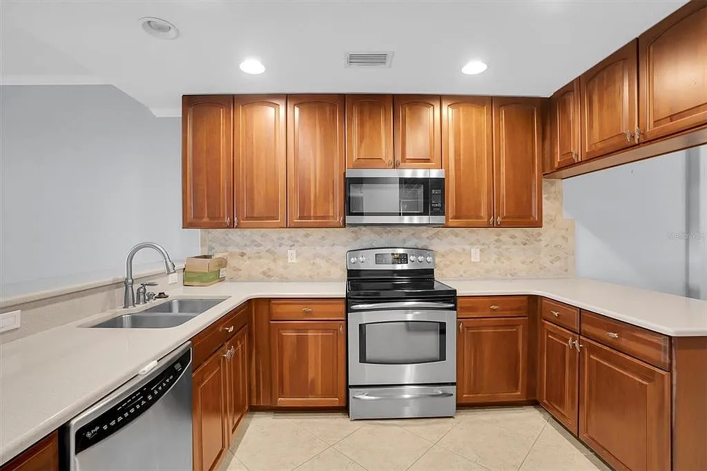 2 bed, 2.0 bath, 1700 sqft, $2,600 — Photo 4