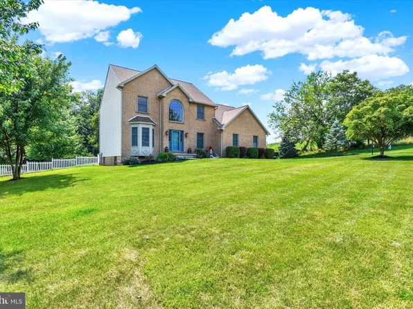 490 S Park St, Dallastown, PA 17313