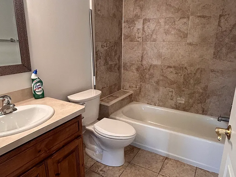 3434 N Lakeview Dr #1 — Photo 6