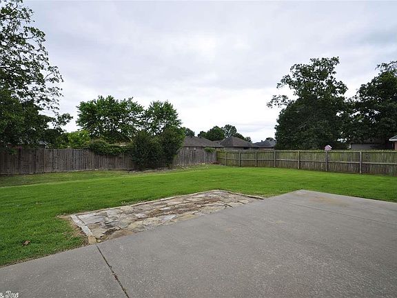 3rd image of 1140 Clarence Dr