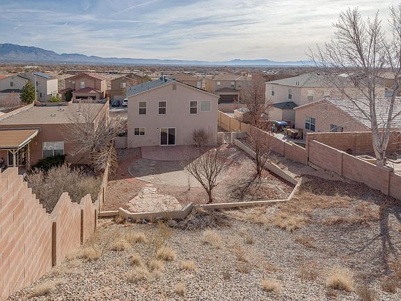 5th image of 8305 Bluffs Edge Pl NW