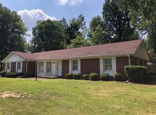 7037 Castle Manor Dr, Indianapolis, IN