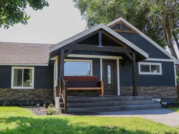 1002 NE C St, College Place, WA 99324