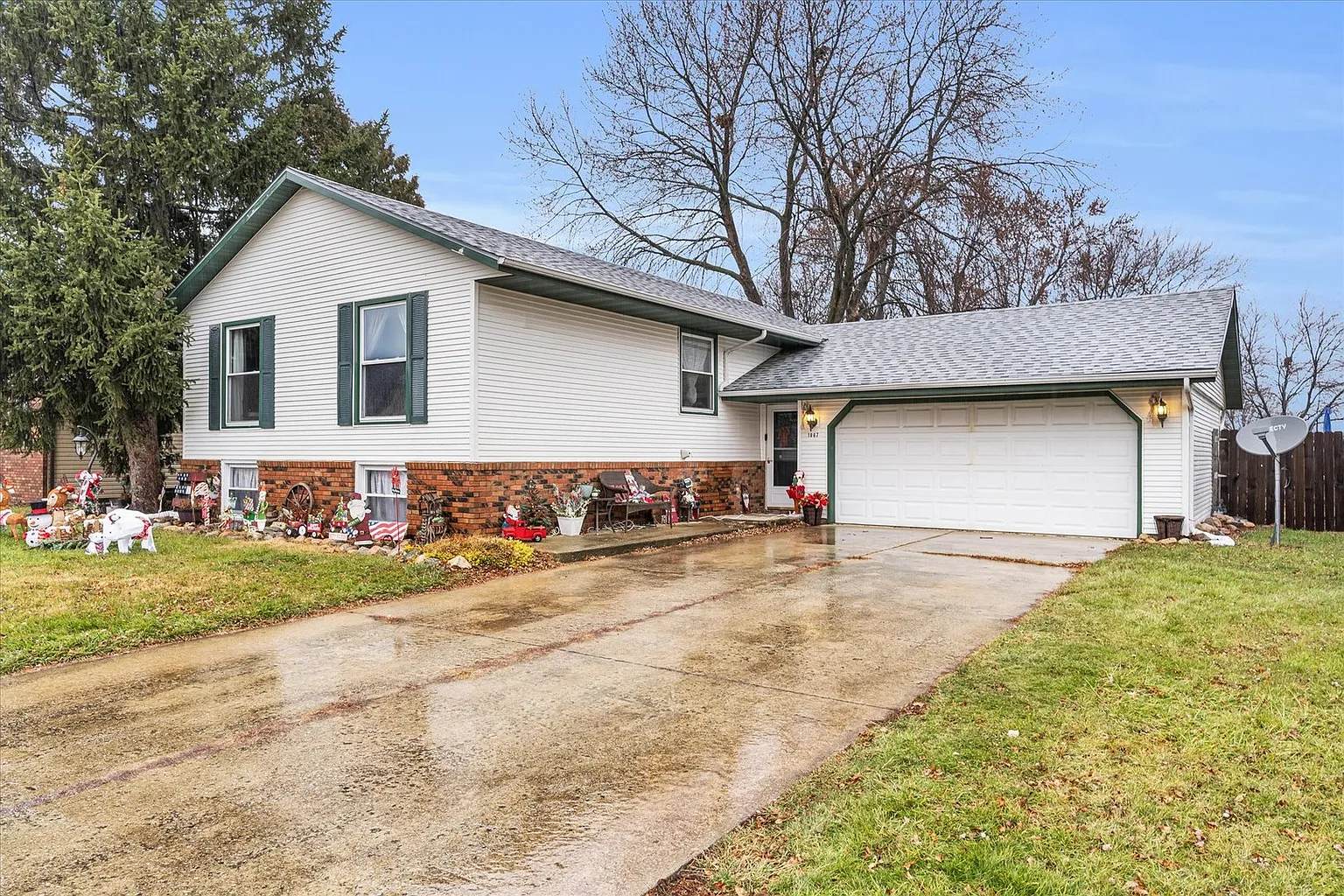 1067 Pinecrest Dr photo 1