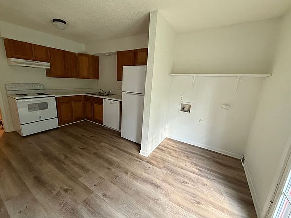 5th image of 1208 Georgia St