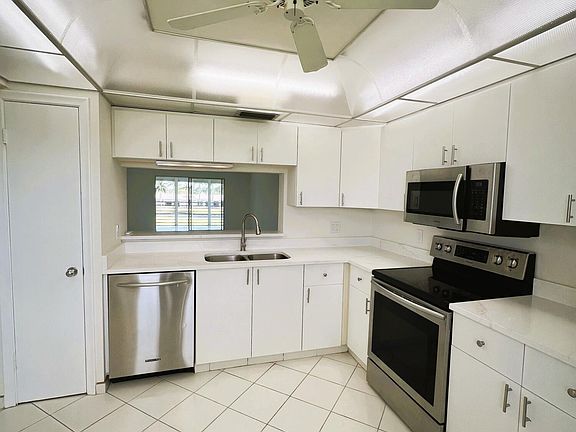 5th image of 3303 Aruba Way #E-4