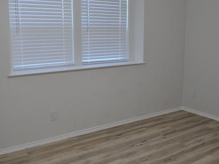 2311 Murphy Ct — Photo 16