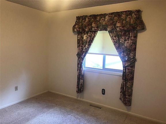 5th image of 113 Nightingale Dr