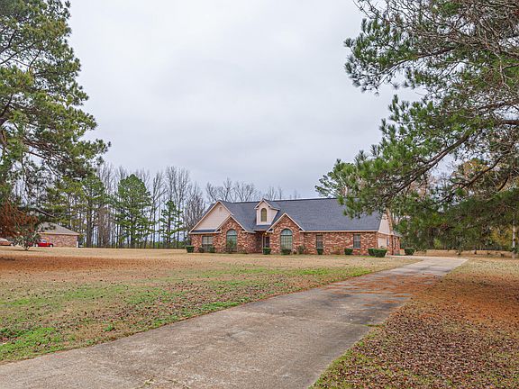2nd image of 259 Cobbville Dr E