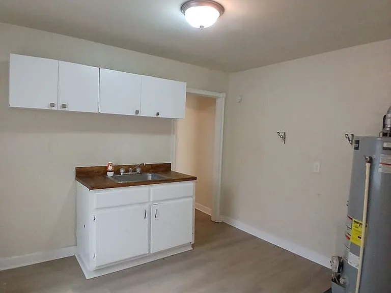 1133 Gerard St — Photo 4
